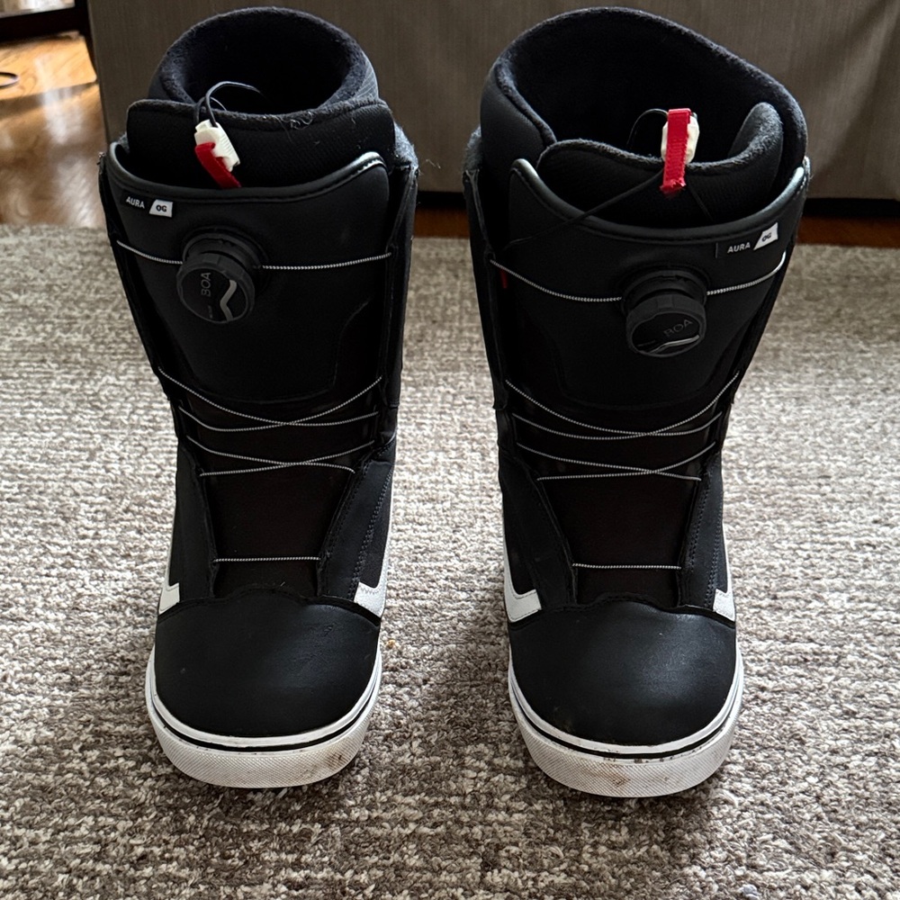 Vans Aura OG Black Snowboard Boots - Picture 12 of 14
